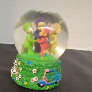 1998 Teletubbies Snowglobe/ Music Box